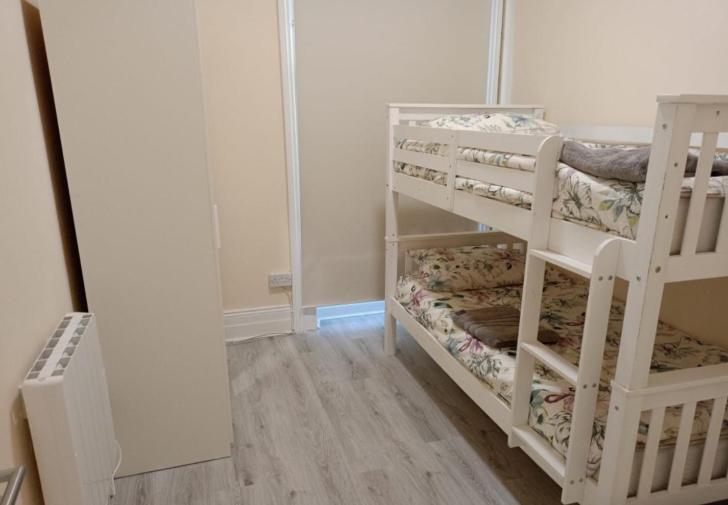 Отель Cork York Palm Экстерьер фото