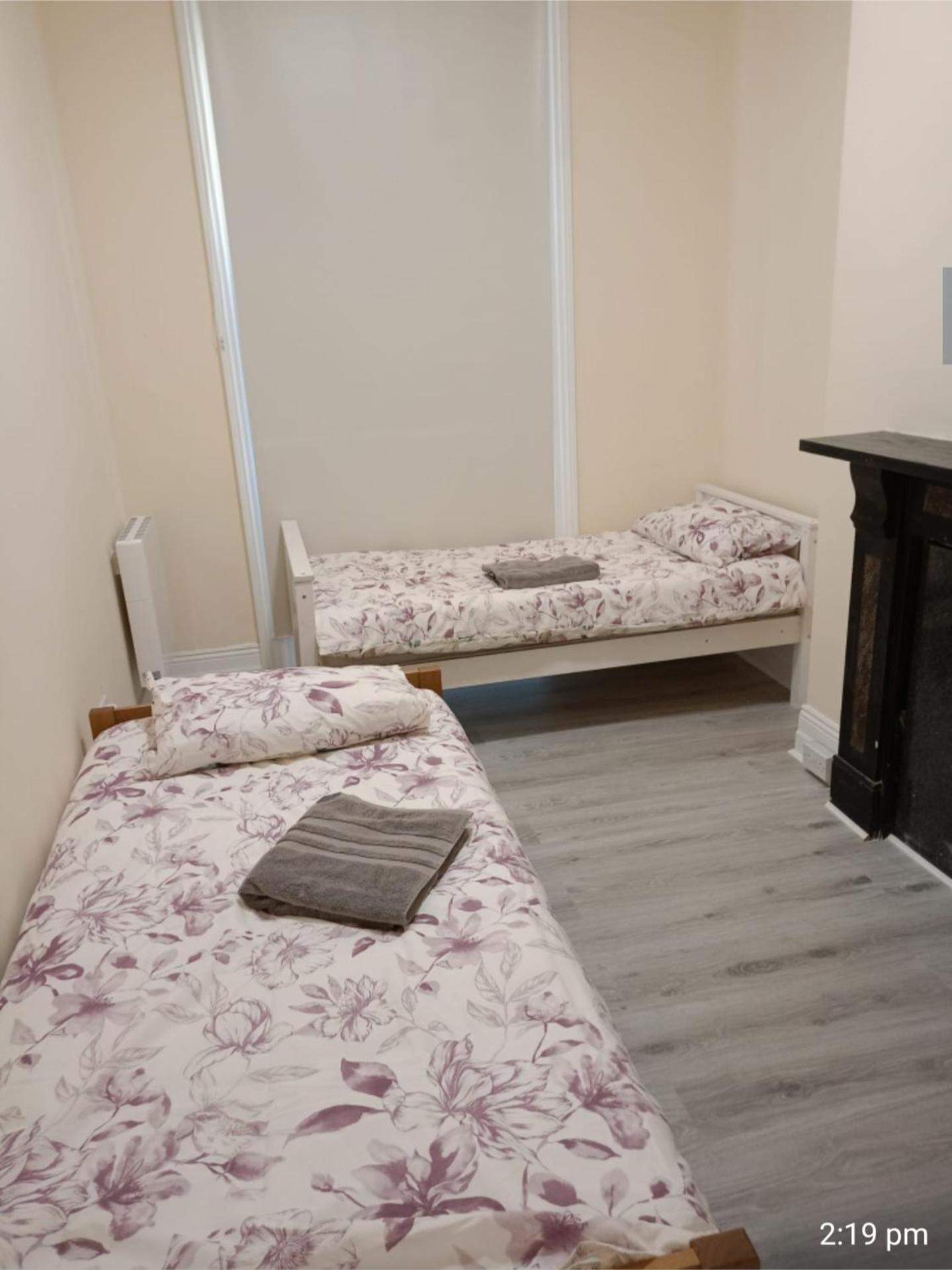 Отель Cork York Palm Экстерьер фото